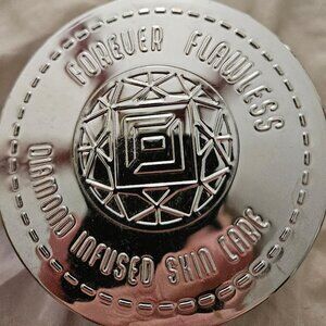 Forever Flawless Brilliance Body Scrub NEW